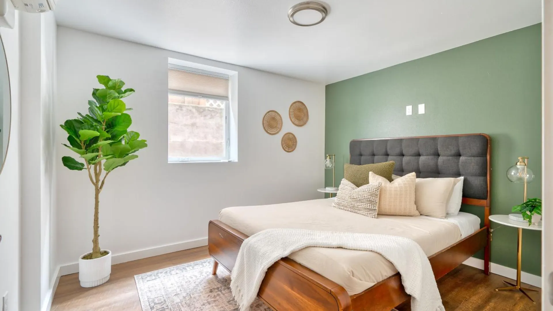 Stay Portland - Underground Mid-Century Hideaway In Laurelhurst contacts